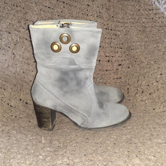 Bed|Stü-Gray Distressed Suede-Grommet Detail-Block Heels-Sz 7-Excellent - Picture 4 of 6